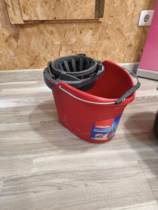 Conjunto 2 baldes esfregona usados