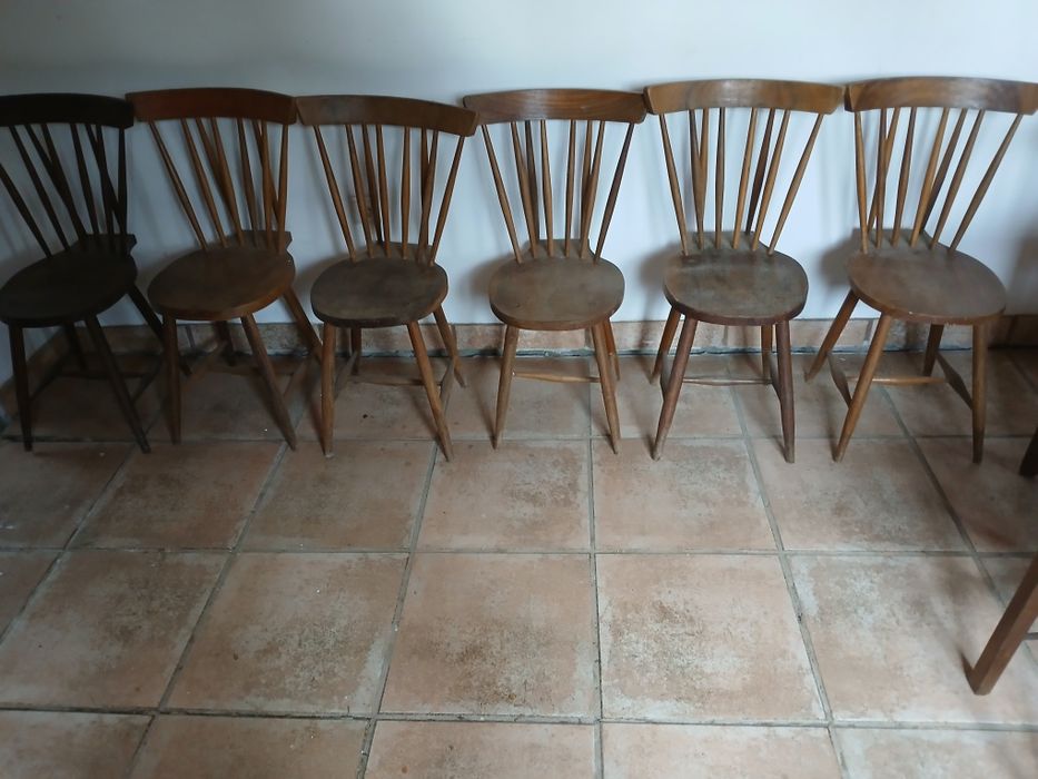 Seis Cadeiras de madeira