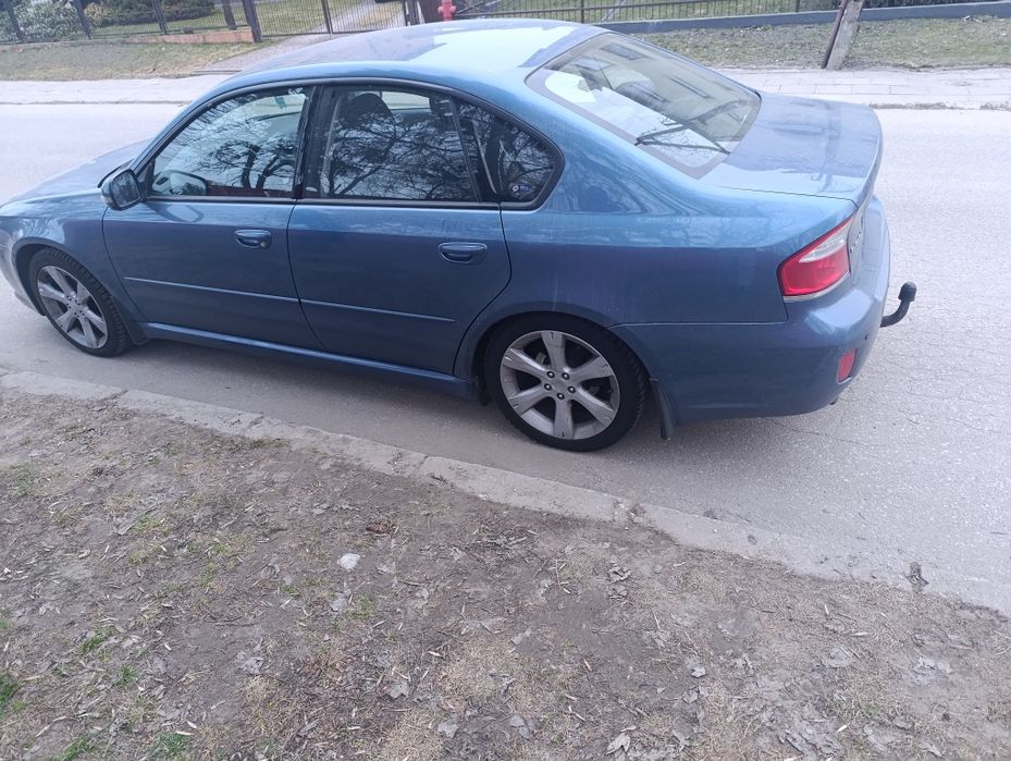 Sprzedam uszkodzone Subaru Legacy