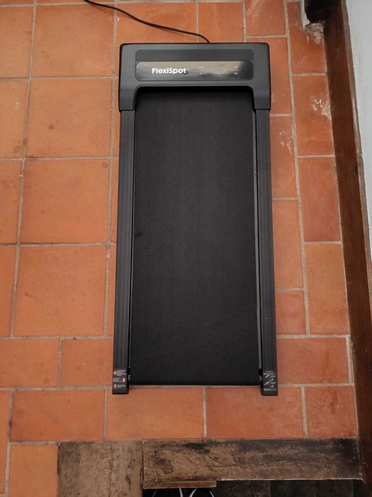 Passadeira de Caminhada Elétrica (Quase Nova)