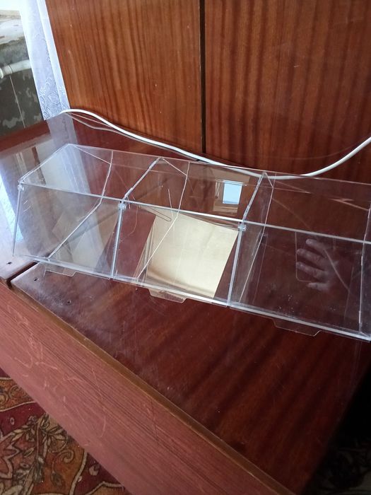 Диспенсер для снеків та горіхів