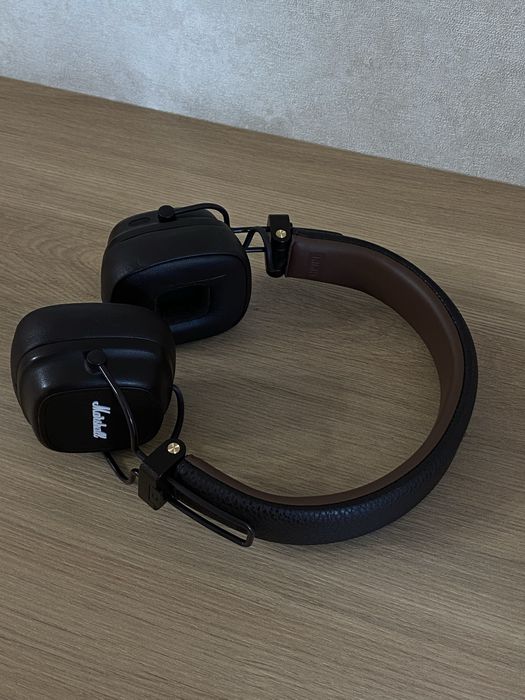 навушники Marshall V