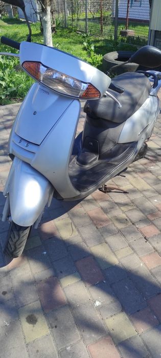 Классный двух местный скутер в оригинале Хонда леад аф 48