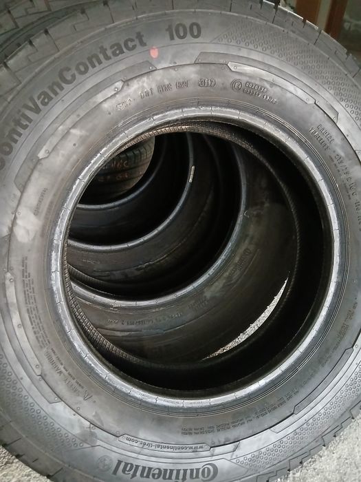 Pneus Novos 215/75R16 C Continental