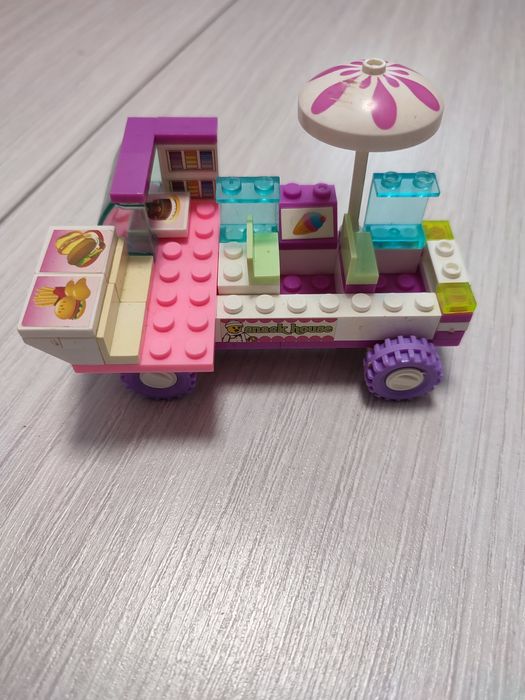 Конструктор лего Кафе на колесах Lego посуд