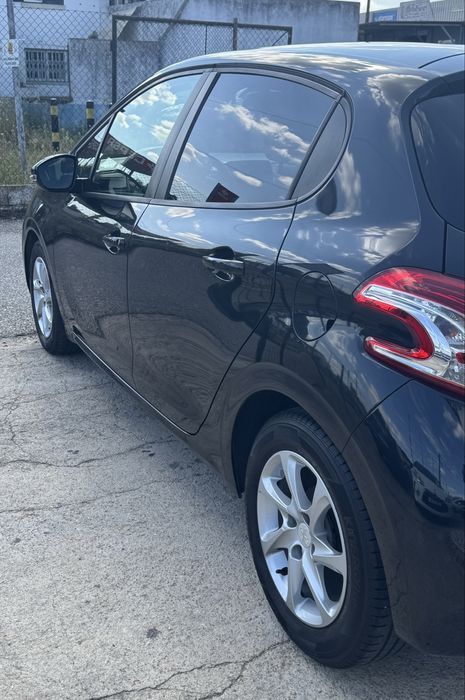 Peugeot 208 Allure 1.4 HDi