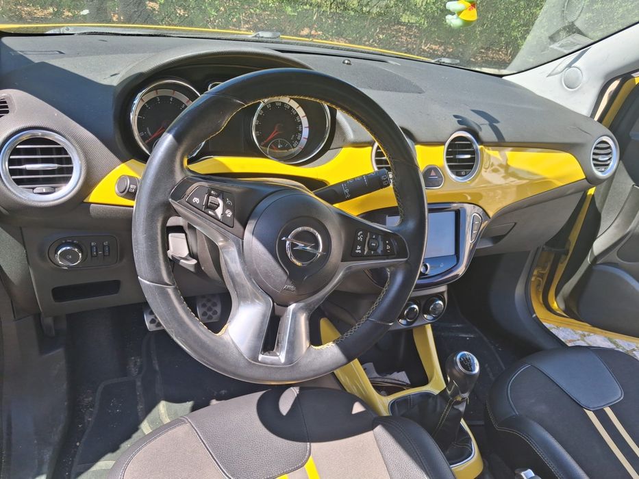 Carro pequeno e economico