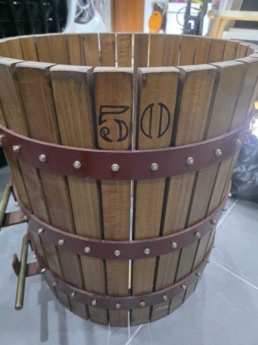 Prensa hidráulica Macaco c Ext. 50 como nova para vinho e bagaço