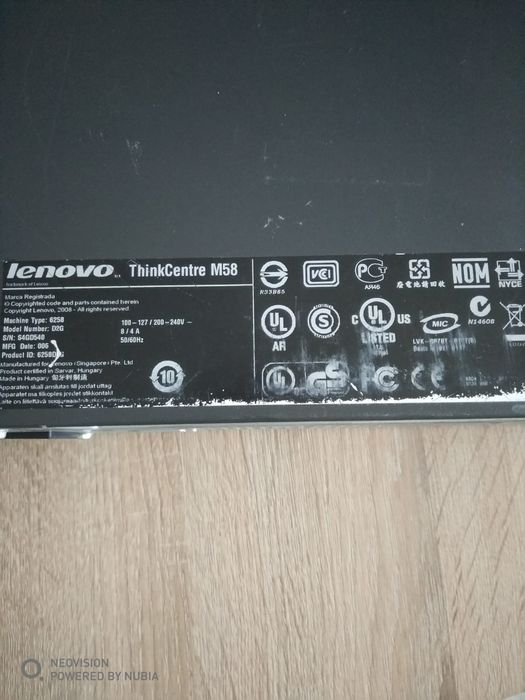 PC Lenovo com monitor HP