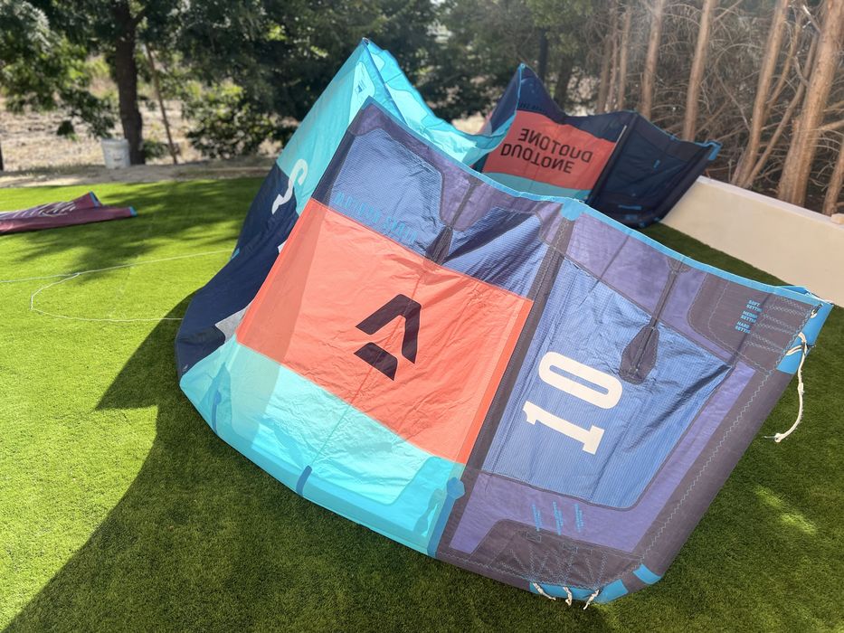 2 kites Duotone Vegas 10 North vegas 12