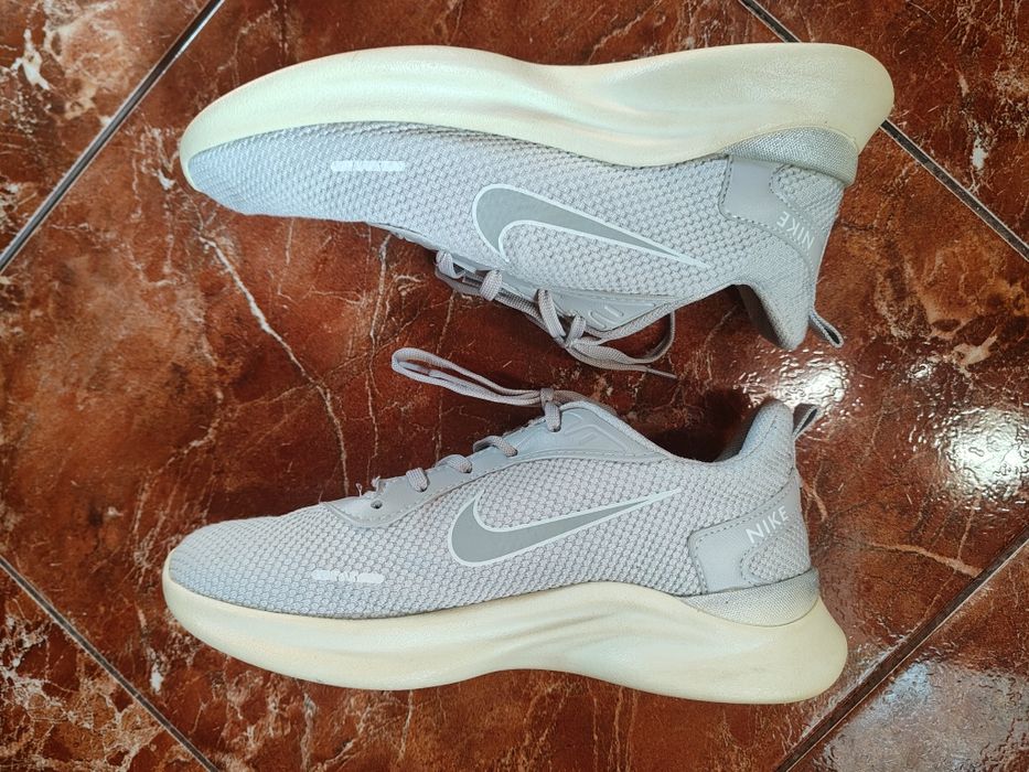 Кросівки Nike Juniper 39