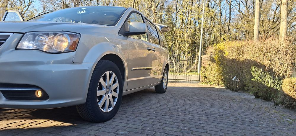 Chrysler town and Country FV 23%