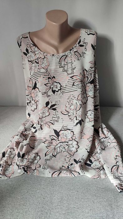 Bluzka damska bez rękawów plus size we wzory kwiaty okrągły dekolt 54