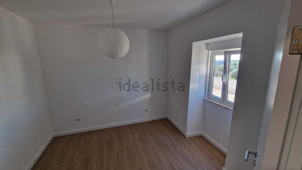 Arrendamento de casa de aldeia na Rua Dom Dinis s/n