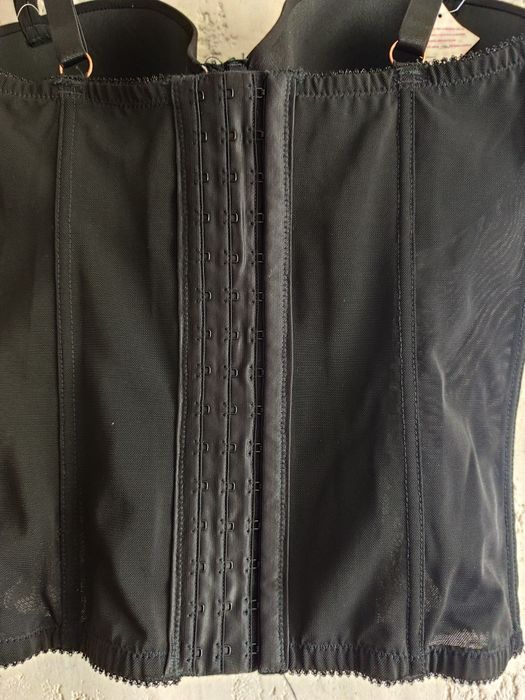 Siatkowy gorset z koronką na regulowane ramiączka rozm 36C. Collection