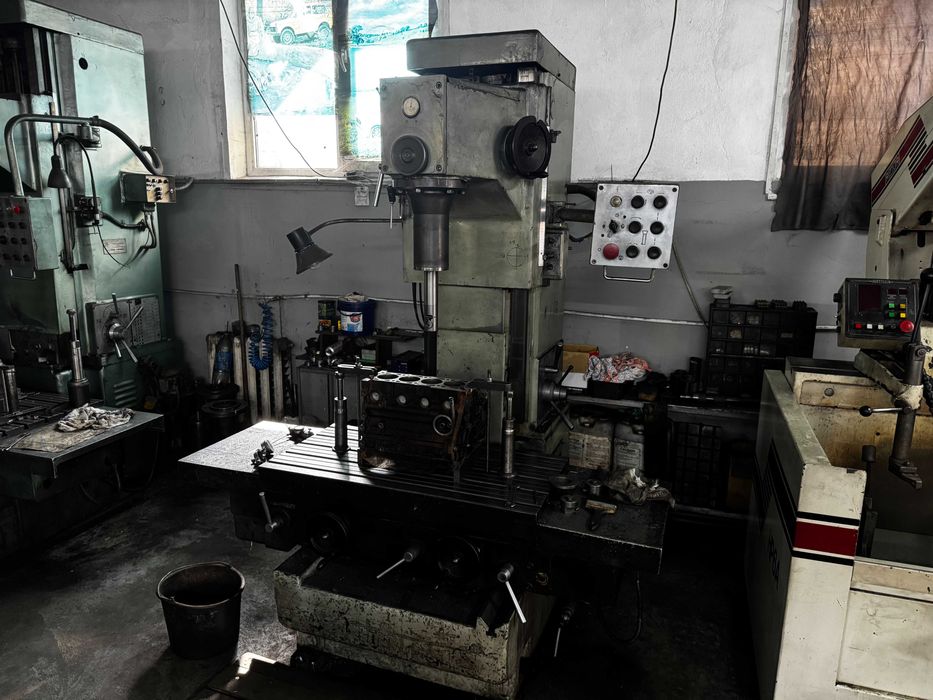 Розточування блока циліндрів — точно, якісно, під ремонтні поршні