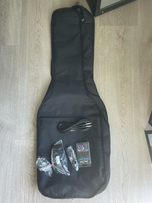Guitarra Elétrica Harley Benton ST-20 + Amplificador + TODOS os ACESSÓRIOS