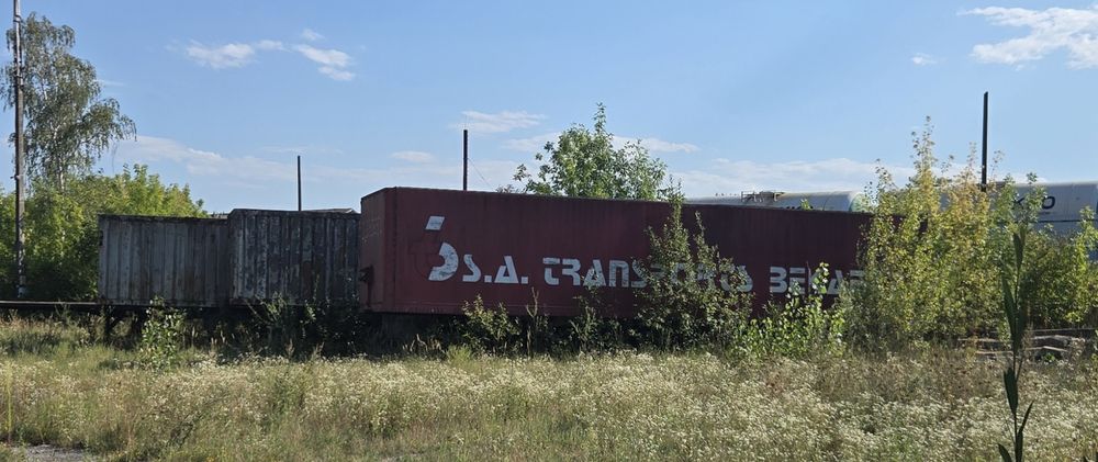 Напіпричіп під склад або побутове приміщення.