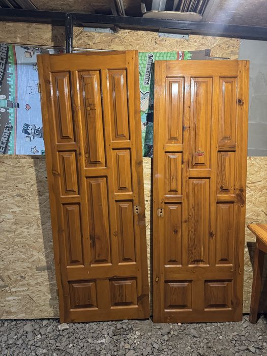 Продам двері та кухонний стіл