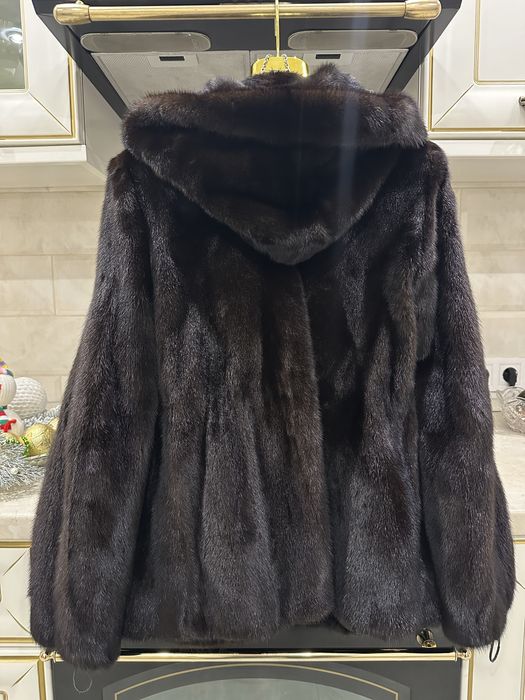 Шикарна норкова шуба. Scandinavia furs.