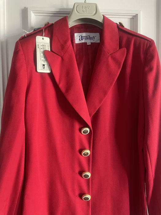Blazer vermelho, novo com etiqueta, botoes lindos em metal