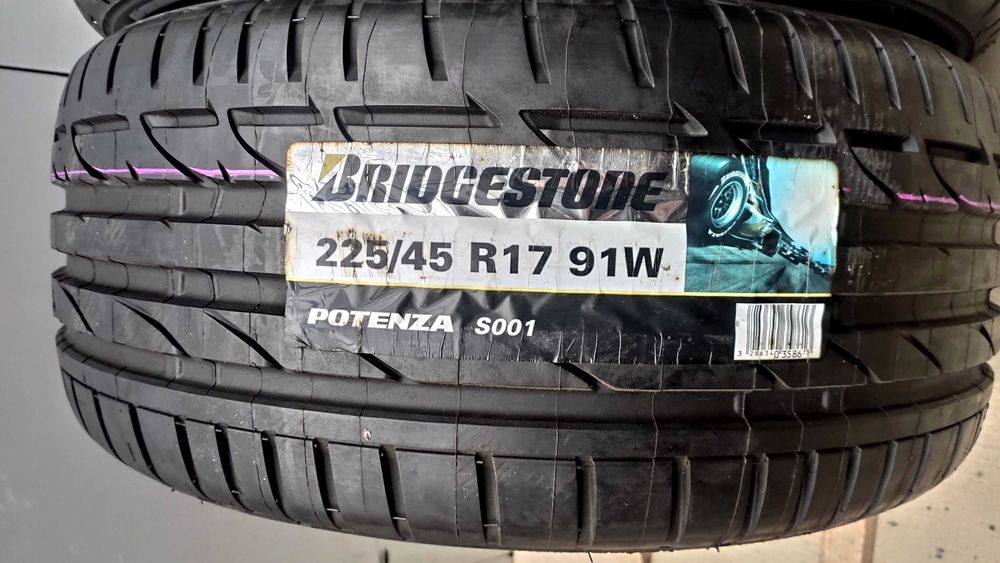 Шини 225/45R17 Bridgestone. нові. Hankook