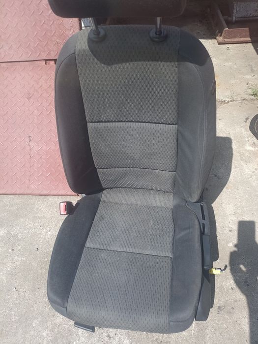 Fotel kierowcy lewy Audi a6c6 A6 C6 z Airbag pas zagłówek material