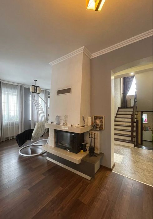 Оренда приватного будинку з зеленою зоною, терасою і гаражем.ЦЕНТР