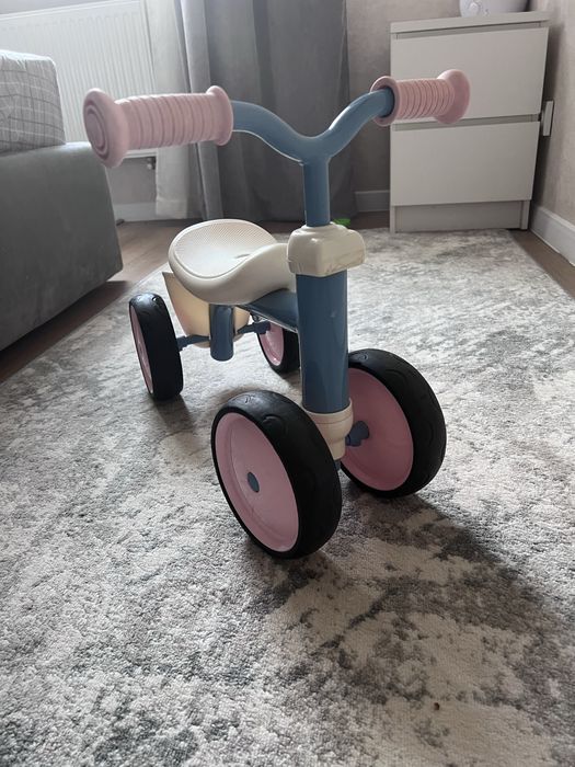 Біговел дитячий для дівчинки