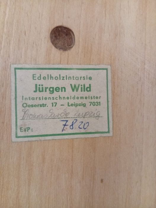 Obraz z drewna wykonany techniką intarsji. NRD.