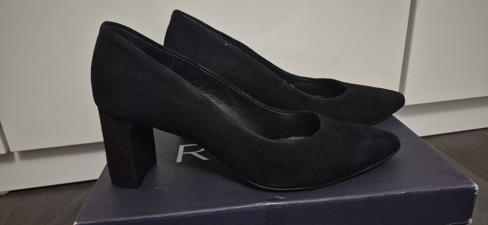 Czółenka zamszowe Ryłko 25cm