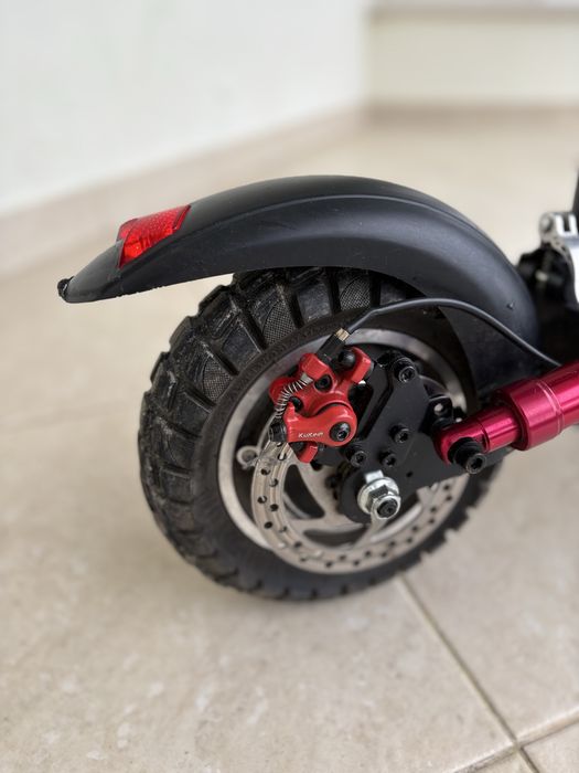 KuKirin M4 Pro — pneu traseiro novo, disco e travões novos