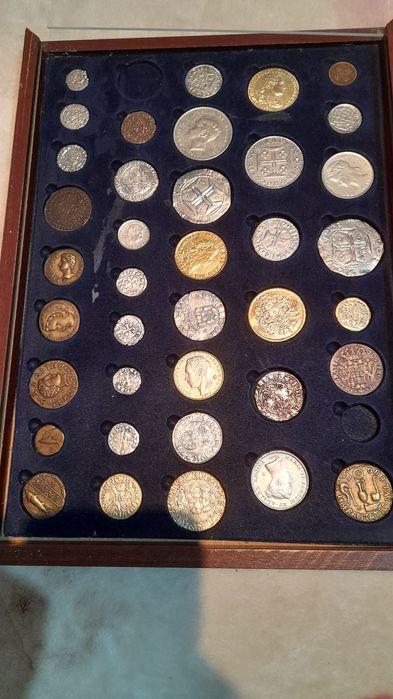 Colecção de moedas ,falta uma moeda