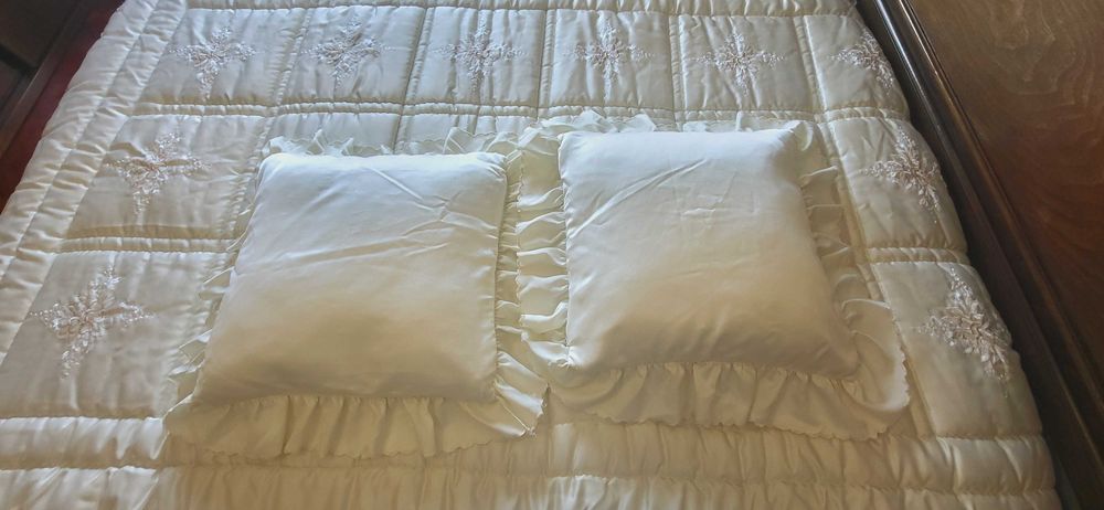 Colcha de cama de casal com 2 almofadas