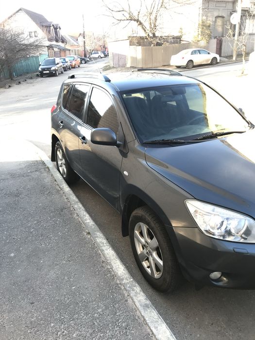 Автомобиль rav-4