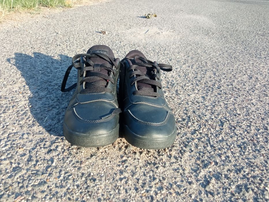 Кросівки Адідас на осінь