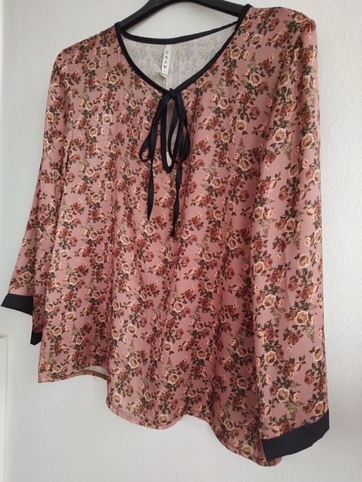 Blusa rosa floral - Gaami - Tamanho M - Nova!