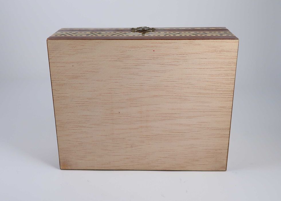 Caixa em madeira marchetaria