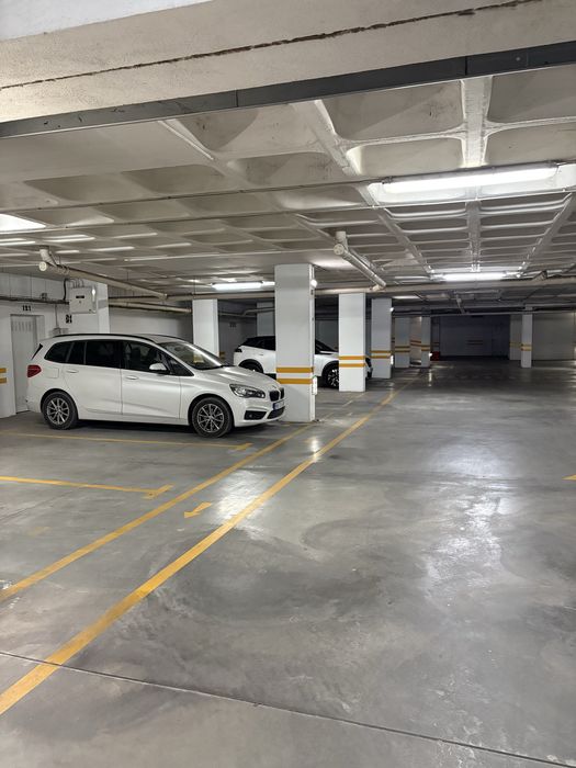 Alugo Lugar de Garagem