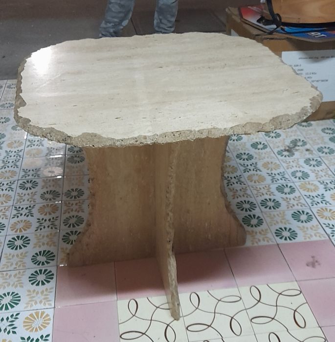 Mesa de centro em pedra mármore