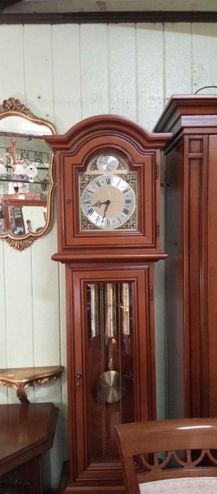 підлоговий годинник ( напольные часы)