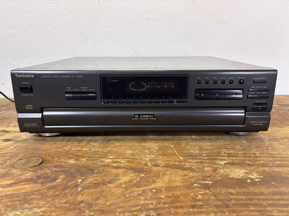 Odtwarzacz CD szuflada Technics SL PD 687