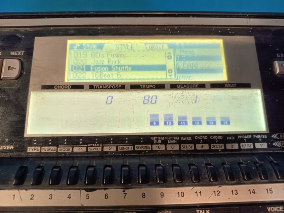 Yamaha PSR740 keyboard