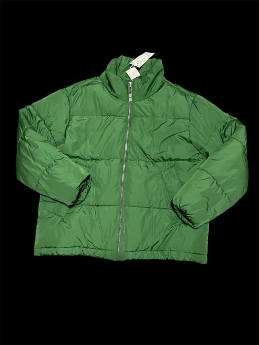 Куртка нова  р.S