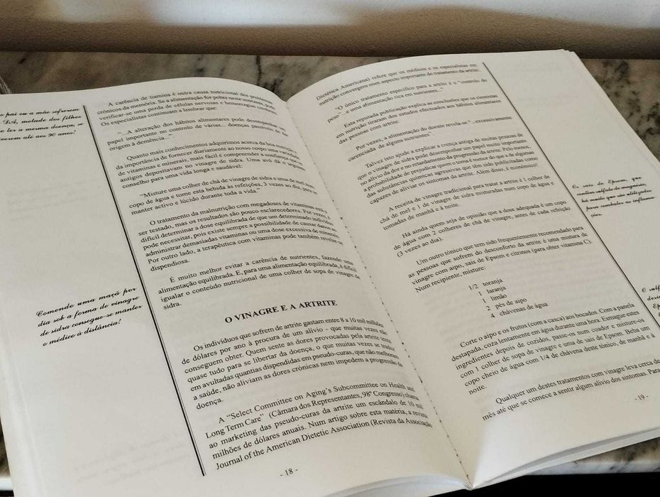 O Livro do Vinagre - Emily Thacker