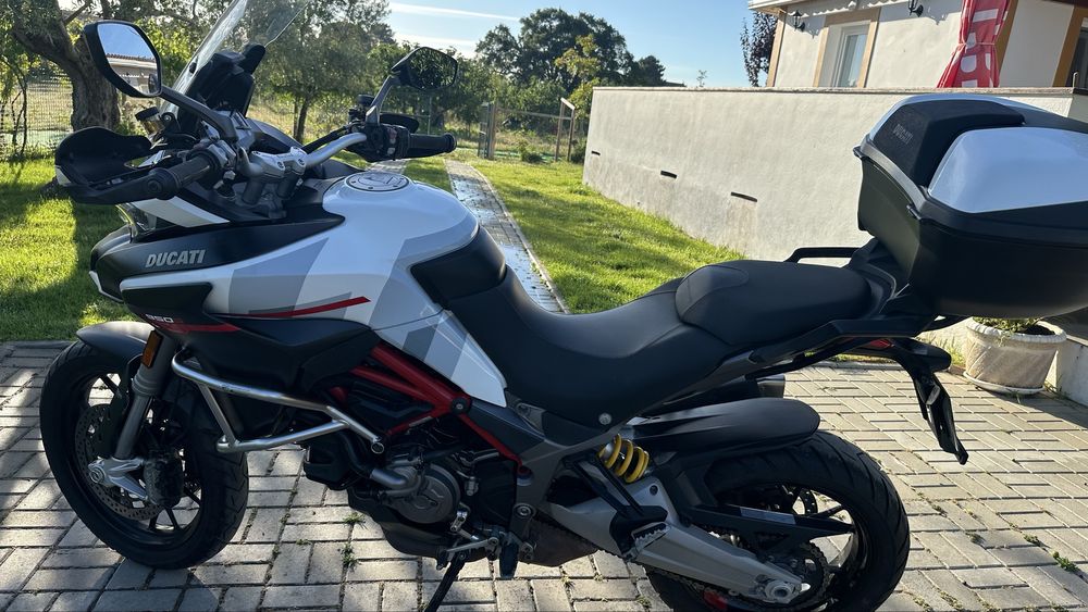 Ducati 950 S estimada com poucos km