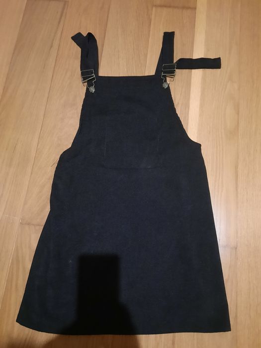 Dois vestidos completamente novos