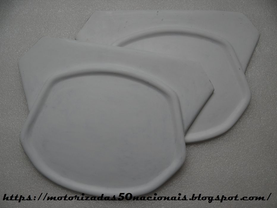 Par de Tampas Laterais p/ Casal Enduro K188