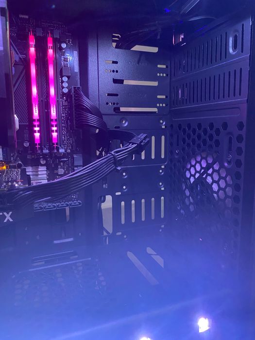 Pc gaming Desktop Powered By Asus (periféricos de oferta)