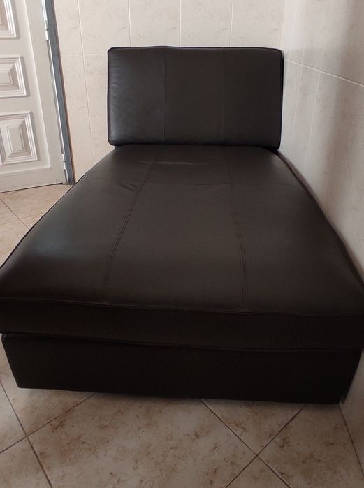 Chaise longue novo em pele